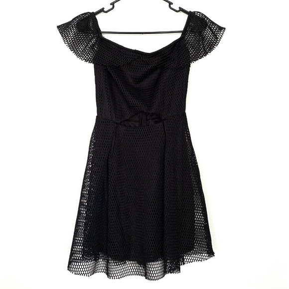 Missguided Black Cut Out Off The Shoulder Dress - Picture 1 of 8